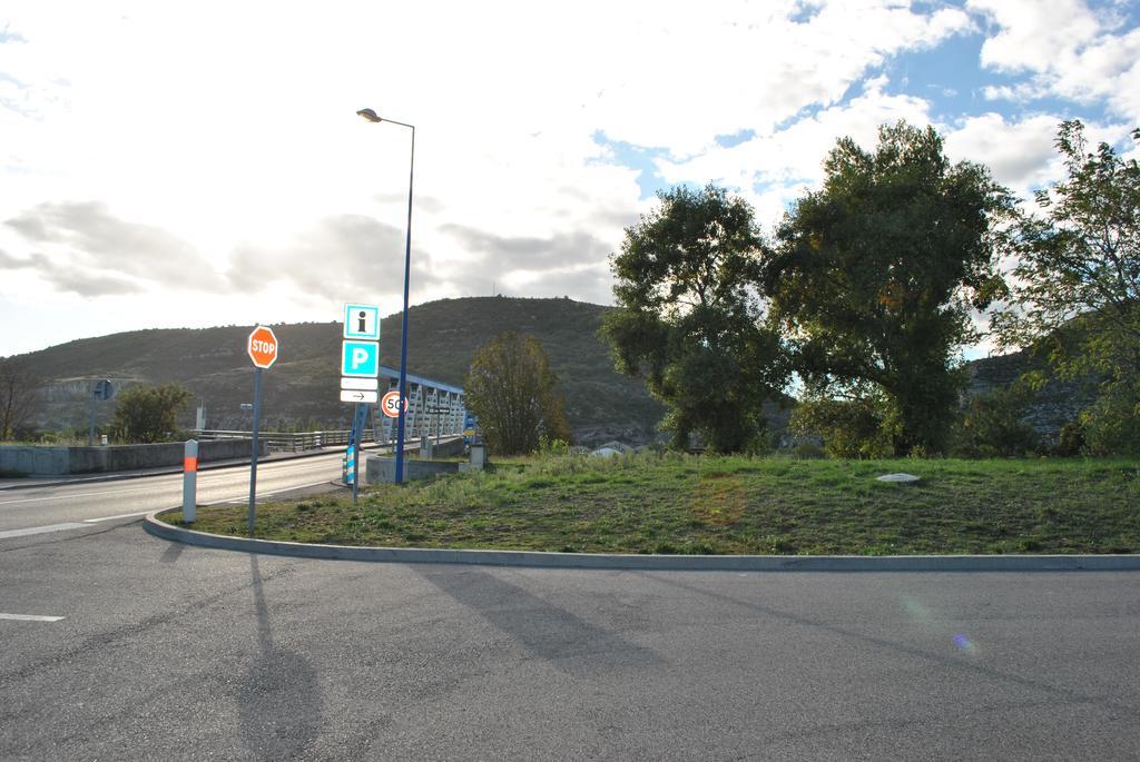 ibis budget Loriol Le Pouzin Buitenkant foto
